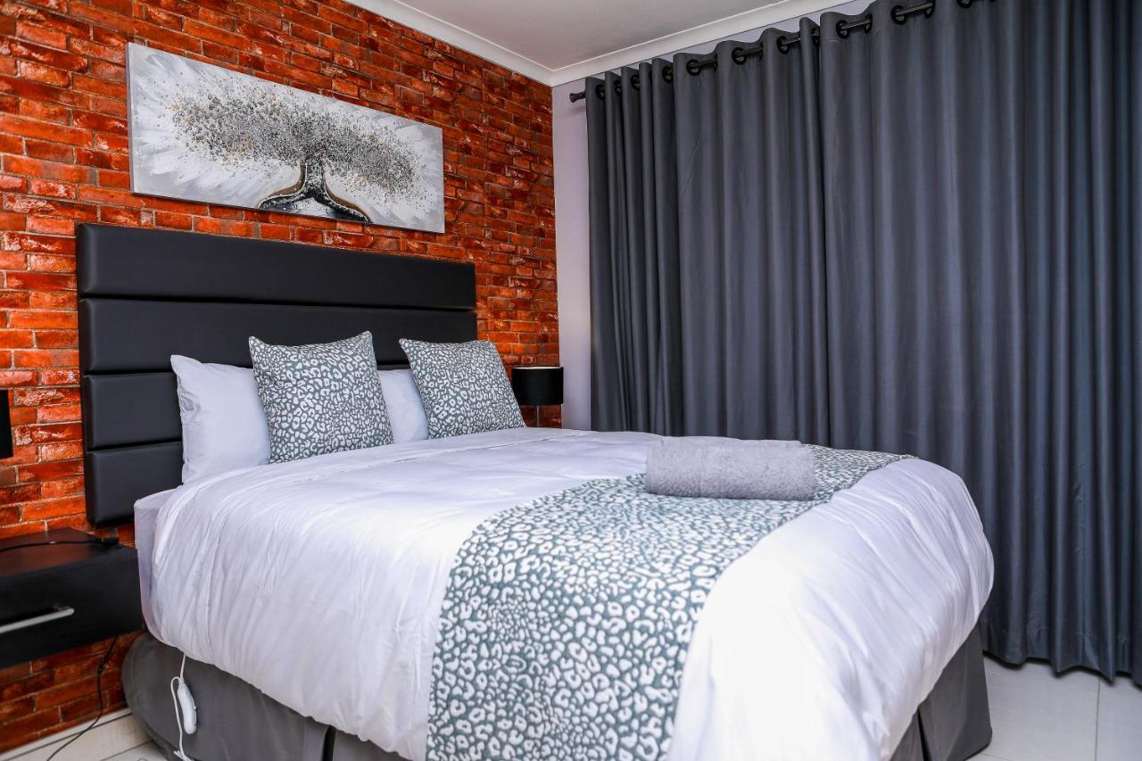 Delux Guesthouse Volksrust ภายนอก รูปภาพ