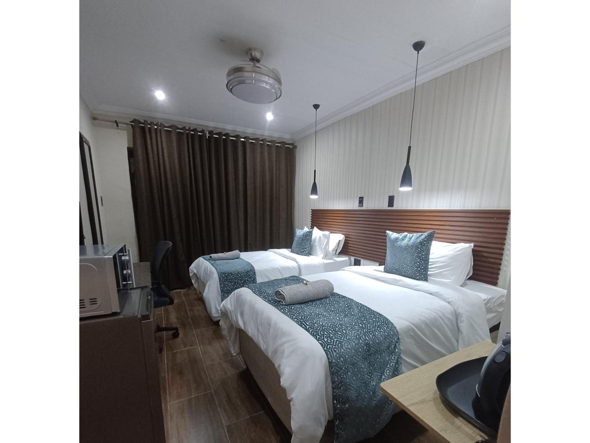 Delux Guesthouse Volksrust ภายนอก รูปภาพ