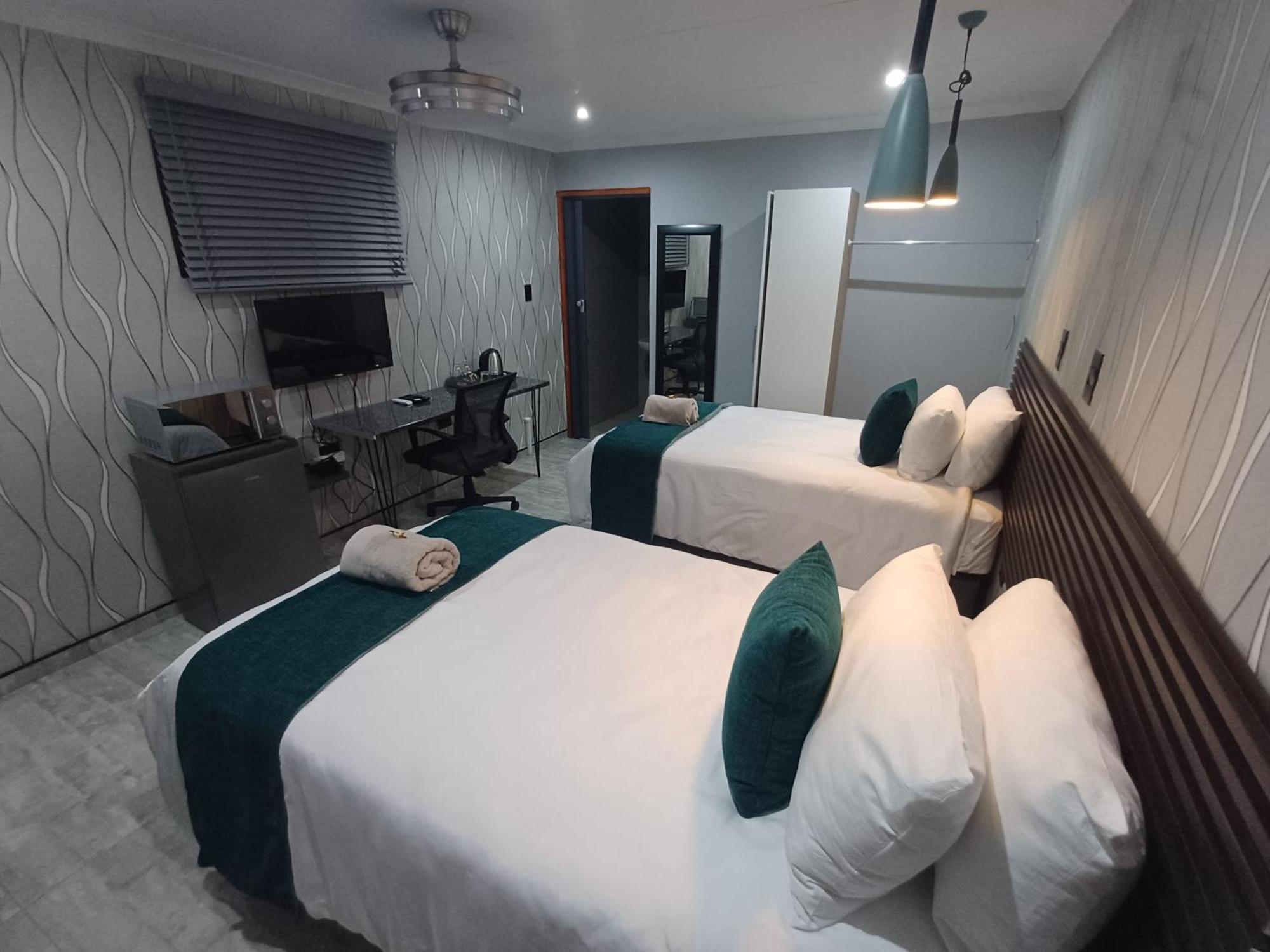 Delux Guesthouse Volksrust ภายนอก รูปภาพ