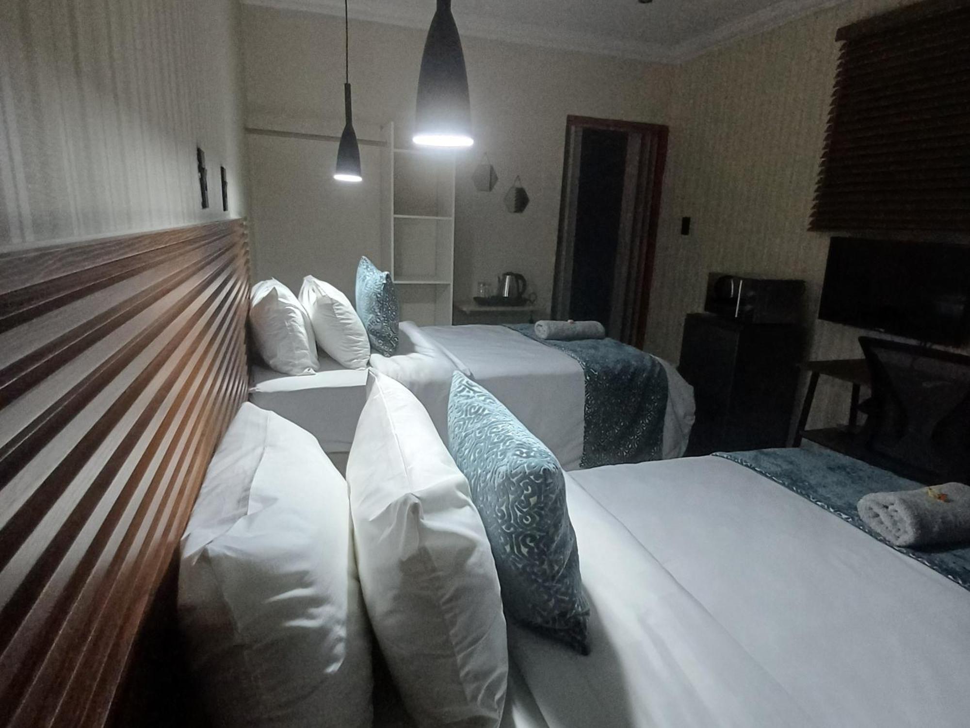 Delux Guesthouse Volksrust ภายนอก รูปภาพ