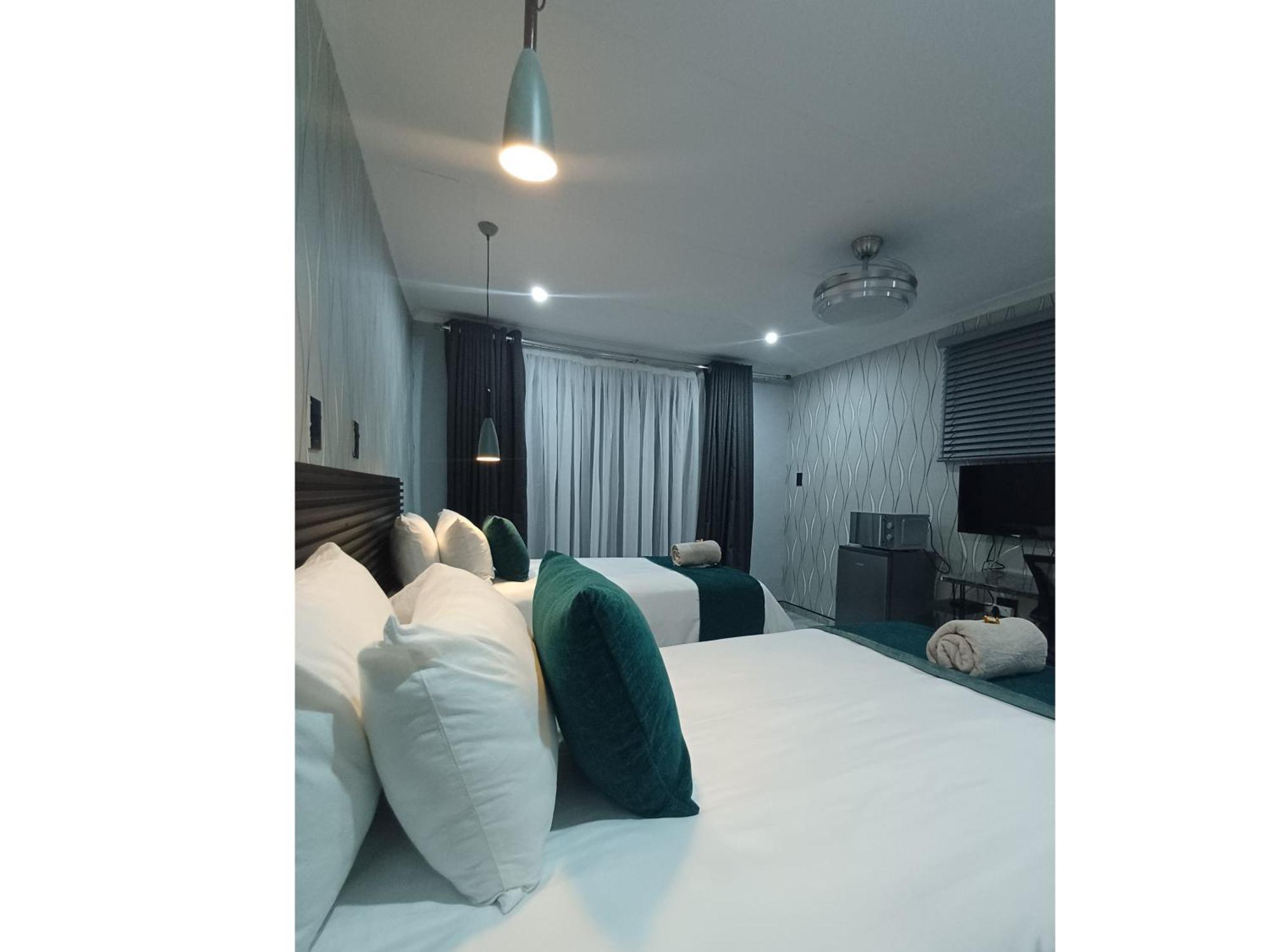 Delux Guesthouse Volksrust ภายนอก รูปภาพ