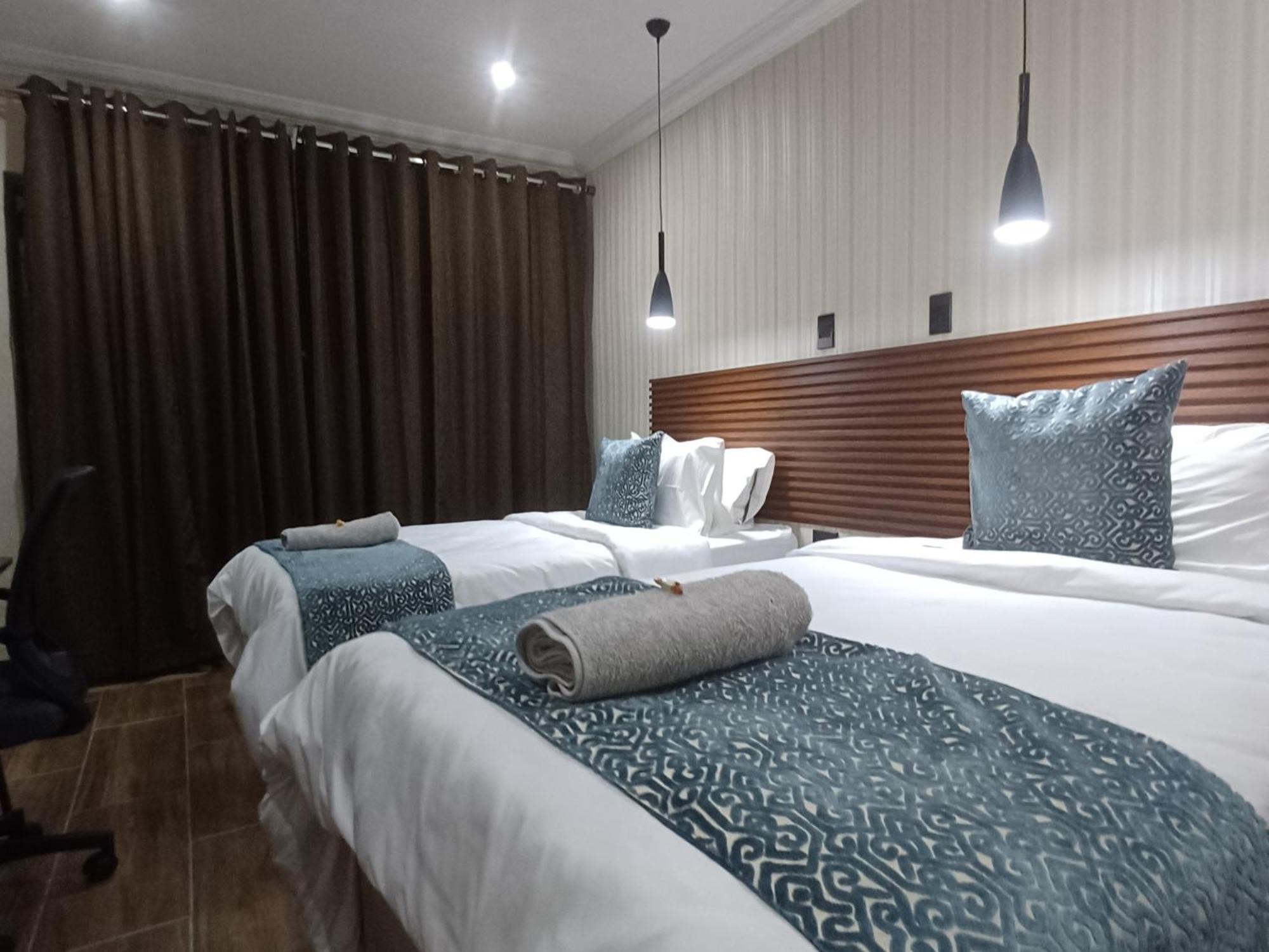 Delux Guesthouse Volksrust ภายนอก รูปภาพ