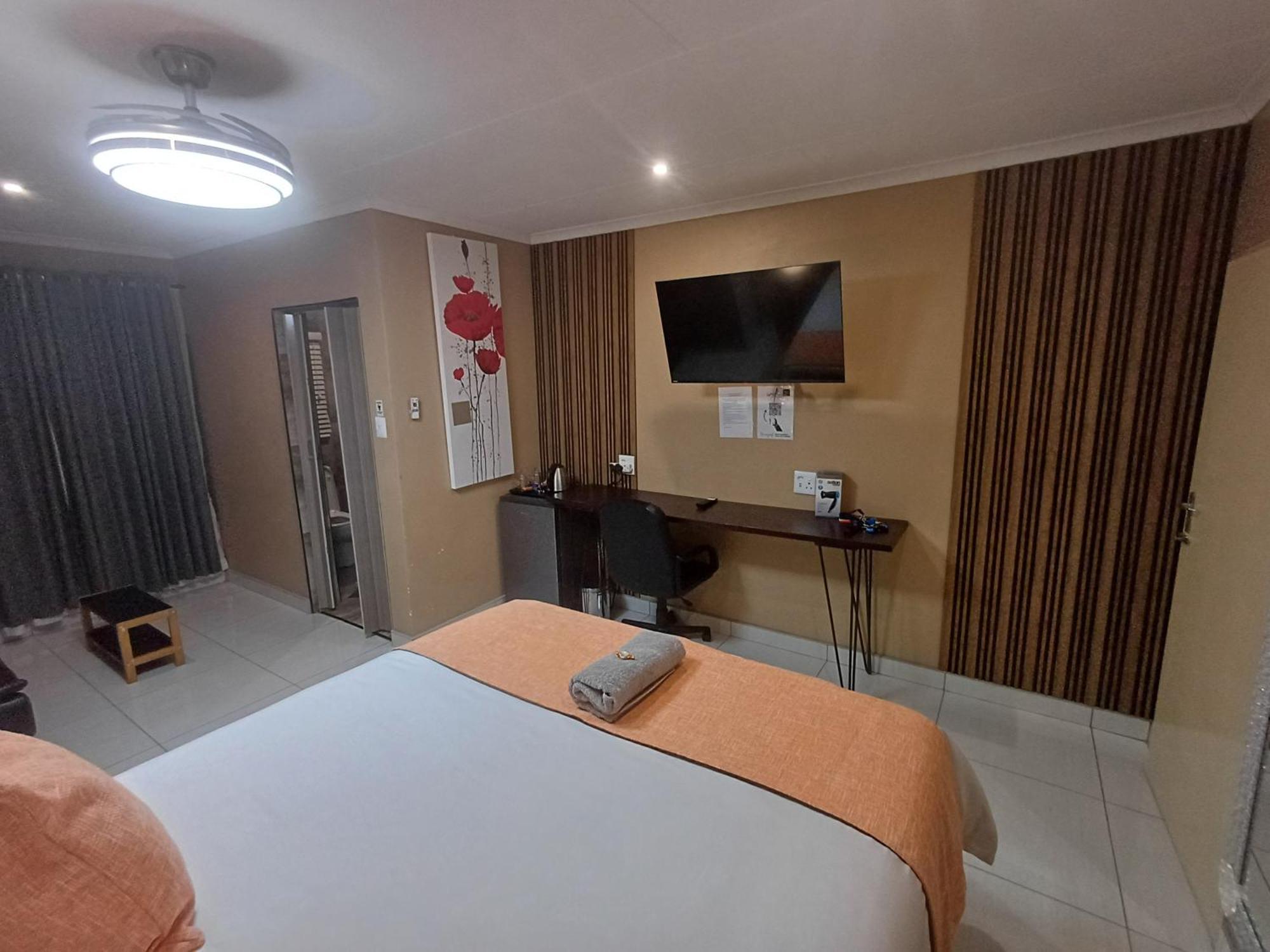 Delux Guesthouse Volksrust ภายนอก รูปภาพ