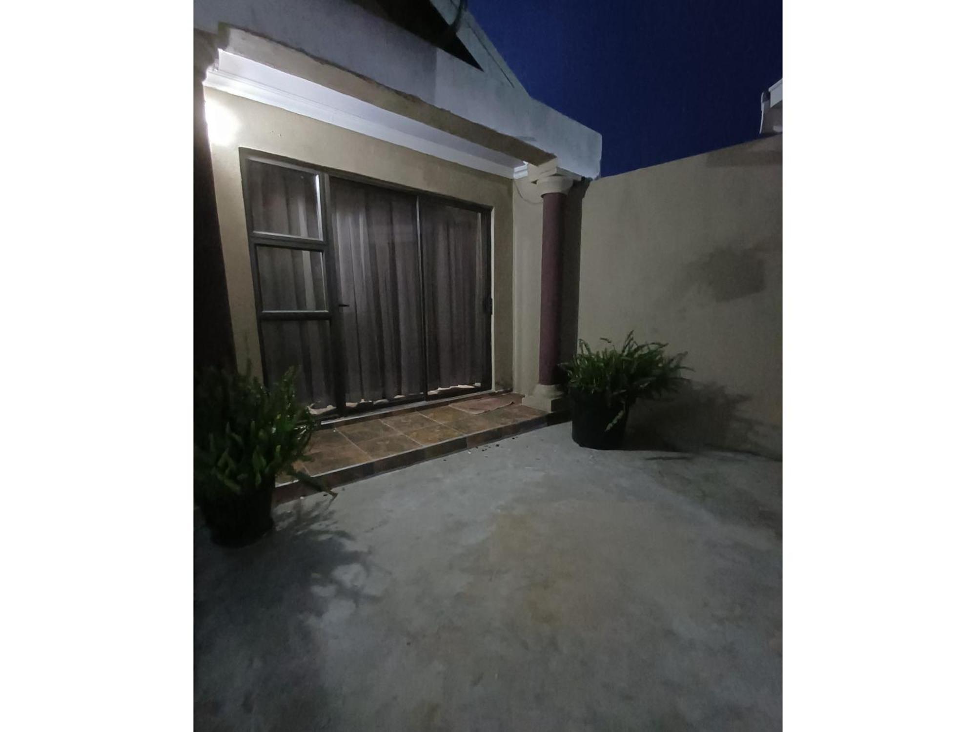 Delux Guesthouse Volksrust ภายนอก รูปภาพ