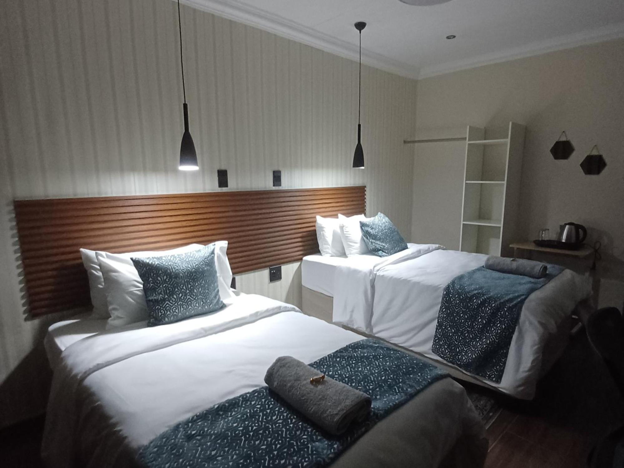 Delux Guesthouse Volksrust ภายนอก รูปภาพ