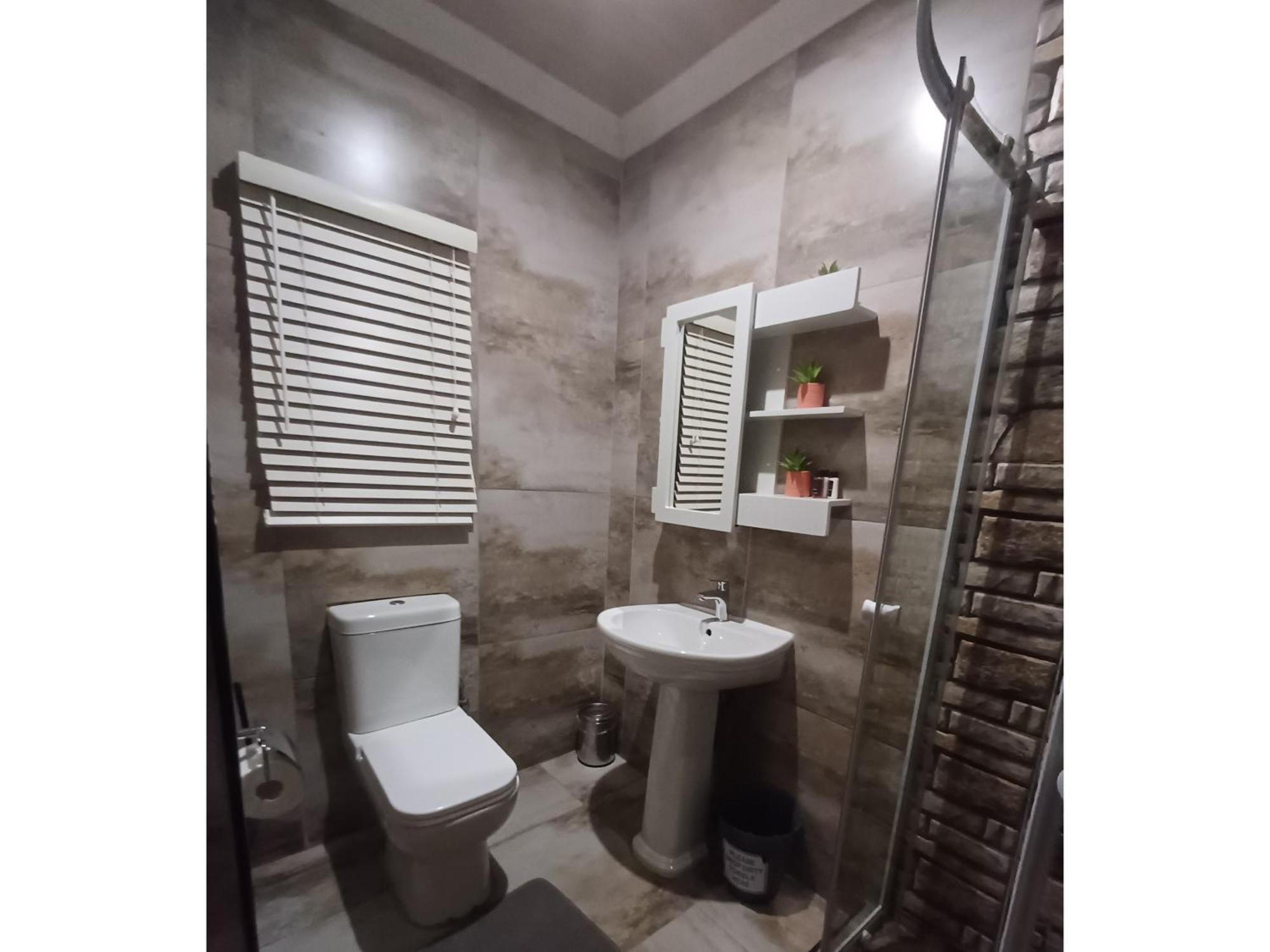 Delux Guesthouse Volksrust ภายนอก รูปภาพ